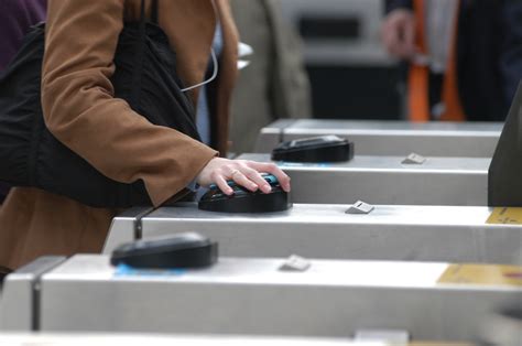 oyster card mifare hack|Hackers Crack London Tube's Ticketing System .